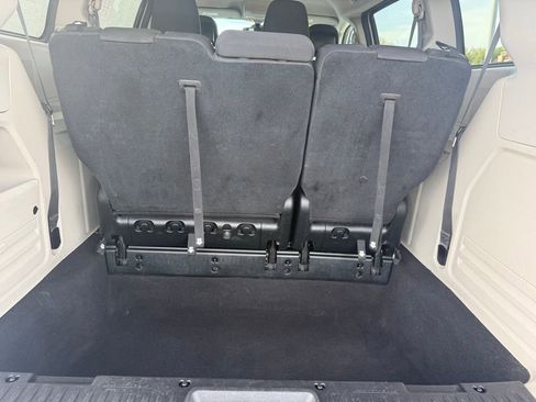Used 2018 Dodge Grand Caravan SE w/ UConnect Hands-Free Group FWD image 28