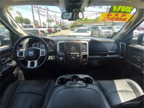 Used 2017 RAM 1500 Laramie w/ Convenience Group AWD/4WD image 6
