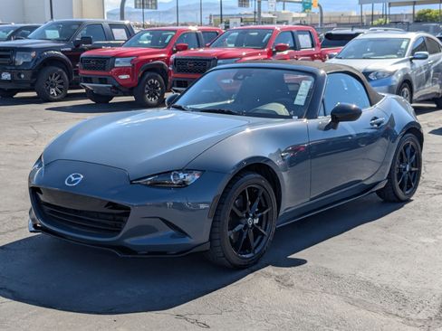Used 2021 MAZDA MX-5 Miata Club w/ Appearance Package RWD image 10