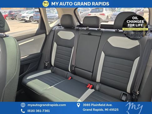 Used 2025 Volkswagen Taos SEL w/ Black Wheel Plus Package AWD/4WD image 28