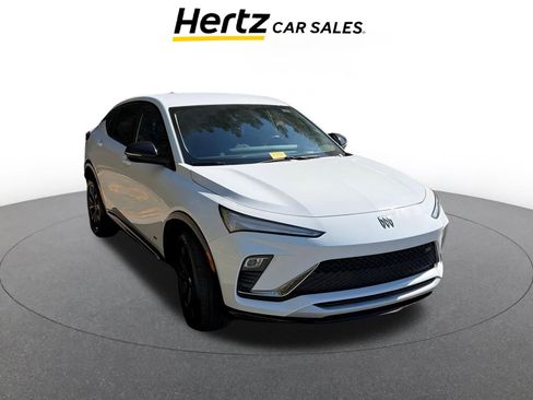 Used 2025 Buick Envista Sport Touring image 1