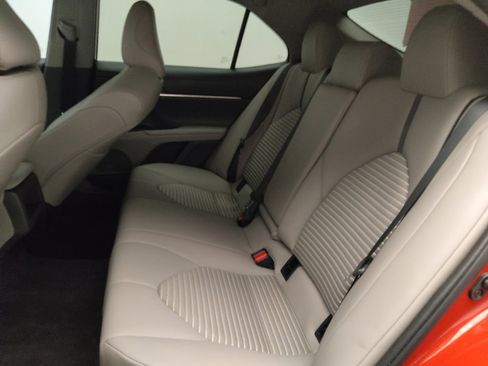 Used 2023 Toyota Camry SE image 18