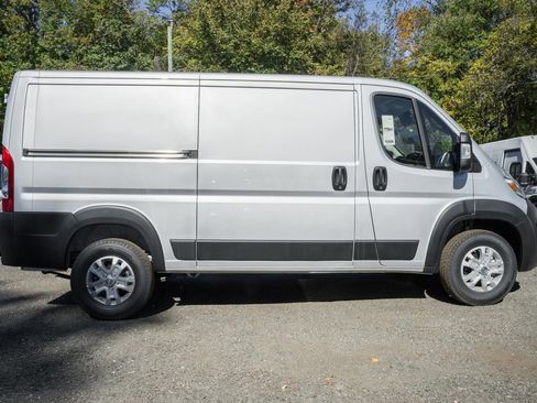 New 2025 RAM ProMaster 2500 w/ Quick Order Package 22G SLT image 3