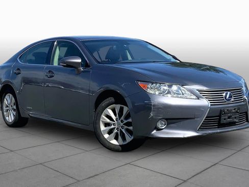 Used 2015 Lexus ES 300h w/ Navigation System Package FWD image 3