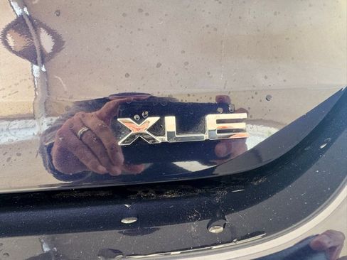 Used 2025 Toyota Highlander XLE image 7