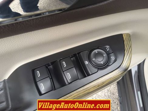 Used 2019 GMC Acadia Denali w/ Technology Package AWD/4WD image 13
