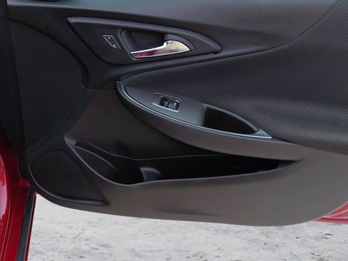 Used 2018 Chevrolet Malibu LT FWD image 14