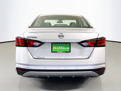 Used 2024 Nissan Altima 2.5 S FWD image 8