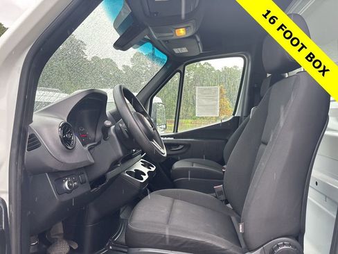 Used 2021 Freightliner Sprinter 3500 image 33