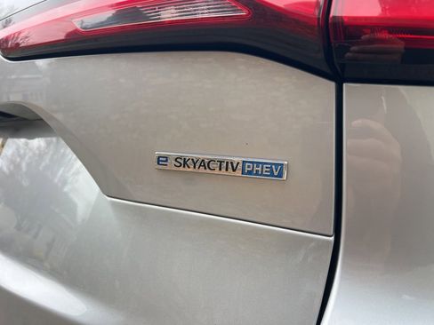 Used 2024 MAZDA CX-90 Plug-In Hybrid w/ Premium Pkg image 9