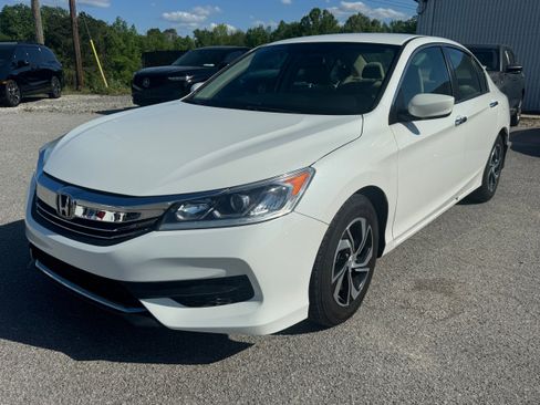 Used 2017 Honda Accord LX image 3