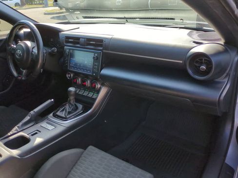 Used 2022 Toyota GR86 RWD image 15
