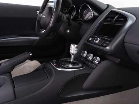 Used 2011 Audi R8 V8 AWD/4WD image 61