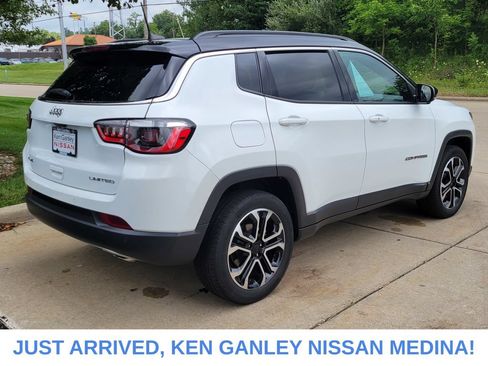 Used 2023 Jeep Compass Limited AWD/4WD image 3