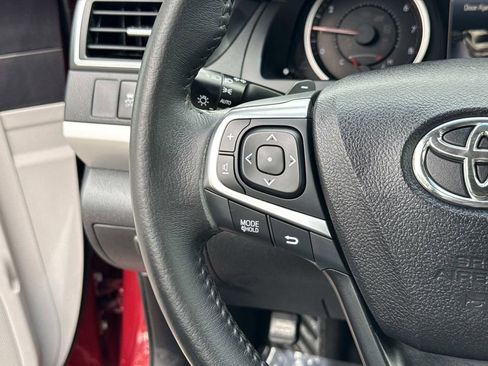 Used 2017 Toyota Camry SE FWD image 8