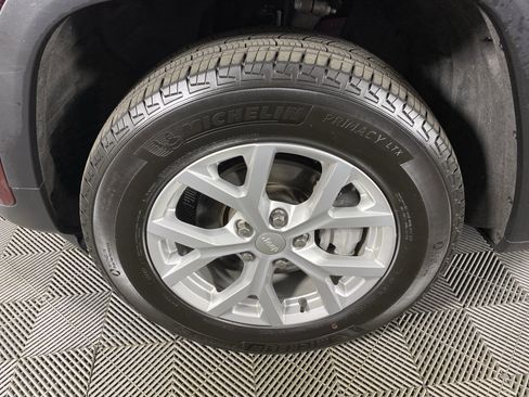 Used 2023 Jeep Grand Cherokee Limited AWD/4WD image 13