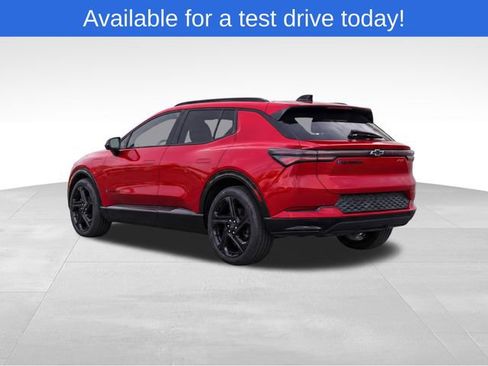 Used 2024 Chevrolet Equinox EV RS FWD image 3