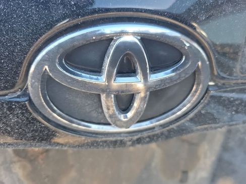 Used 2011 Toyota Camry LE image 8