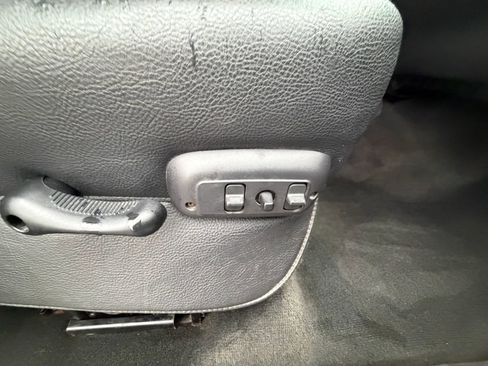 Used 2005 Dodge Ram 2500 Truck SLT image 23