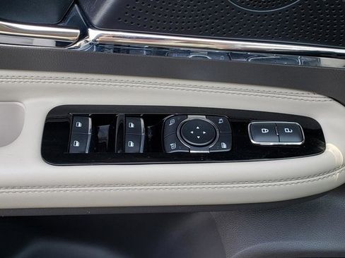 Used 2023 Lincoln Corsair AWD w/ Equipment Group 101A image 31