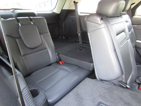 Used 2025 Ford Explorer Active w/ Active Comfort Package AWD/4WD image 27