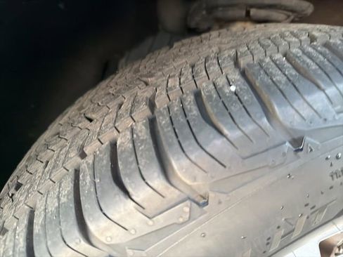 Used 2021 Ford Explorer XLT w/ Equipment Group 202A image 13