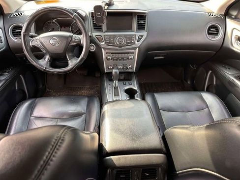 Used 2020 Nissan Pathfinder SL AWD/4WD image 17