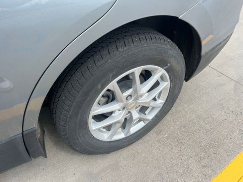 Used 2023 Chevrolet Equinox LT AWD/4WD image 11