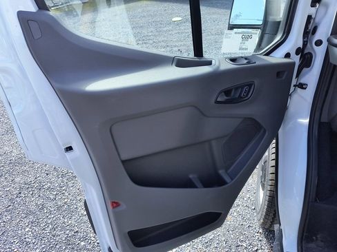 New 2025 Ford Transit 250 Low Roof RWD image 21
