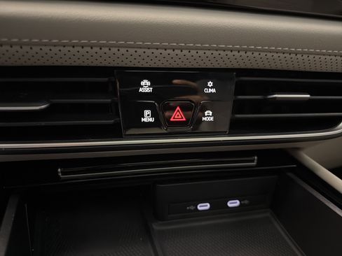 Used 2024 Volkswagen Atlas SE FWD image 21