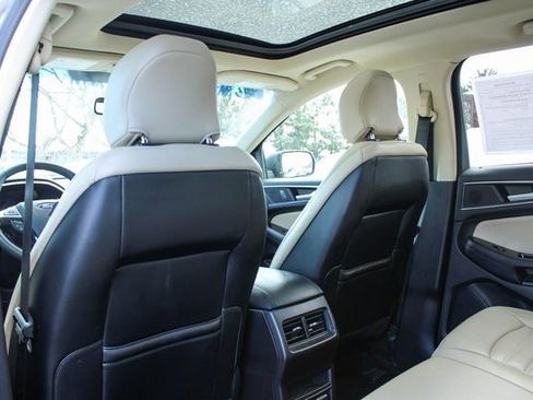 Used 2016 Ford Edge SEL w/ Equipment Group 201A image 33