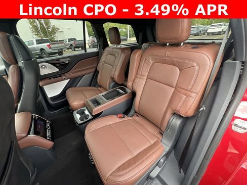 Certified 2025 Lincoln Aviator Reserve w/ Luxury Package image 31