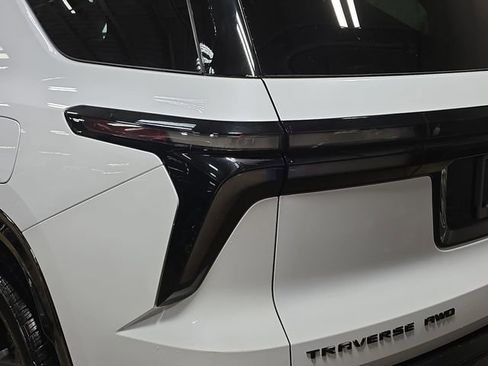 New 2026 Chevrolet Traverse RS w/ LPO, Floor Liner Package image 39