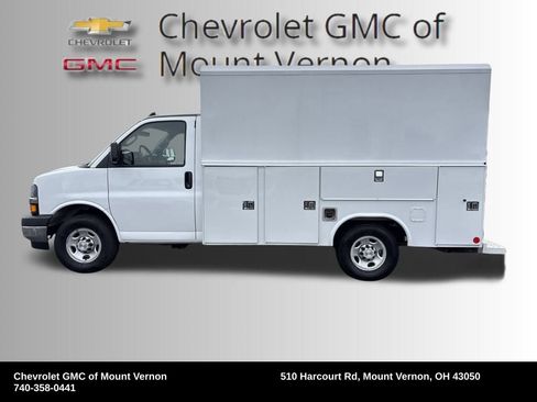 Used 2025 Chevrolet Express 3500 w/ Power Convenience Package image 2