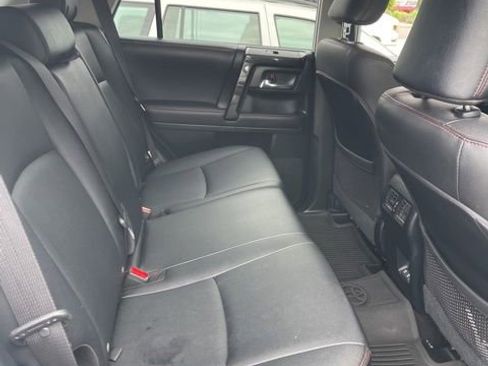 Used 2022 Toyota 4Runner TRD Off-Road Premium AWD/4WD image 26