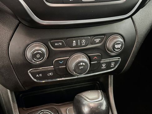 Used 2021 Jeep Cherokee Latitude Lux image 24