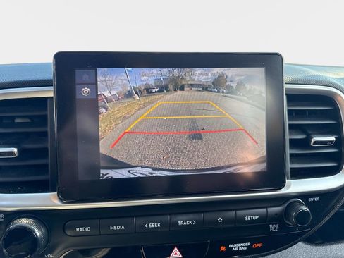 Used 2023 Hyundai Venue SEL image 24