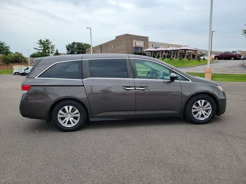 Used 2016 Honda Odyssey SE image 6