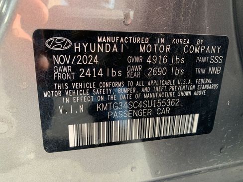 Used 2025 Genesis G70 2.5T image 29