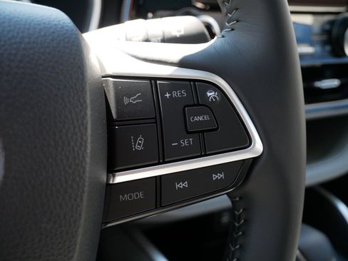 Certified 2026 Toyota Highlander XLE image 26