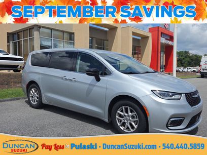 Used 2024 Chrysler Pacifica Touring-L