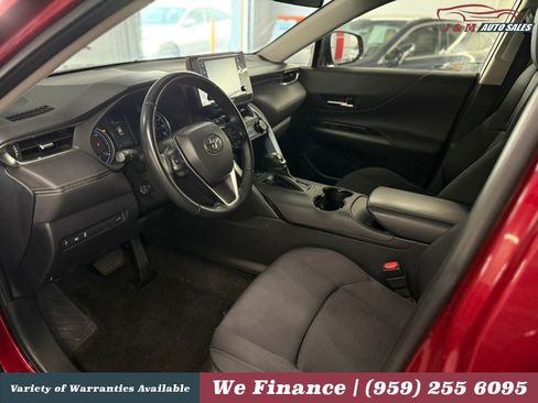 Used 2021 Toyota Venza LE w/ Carpet Mat Package (TMS) AWD/4WD image 16