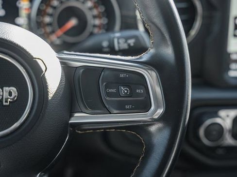 Used 2022 Jeep Gladiator Overland image 40