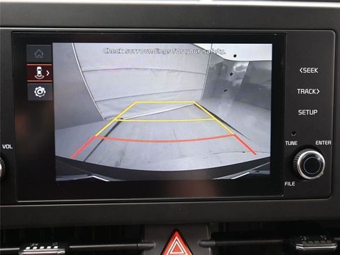 Used 2025 Kia Sportage LX image 6