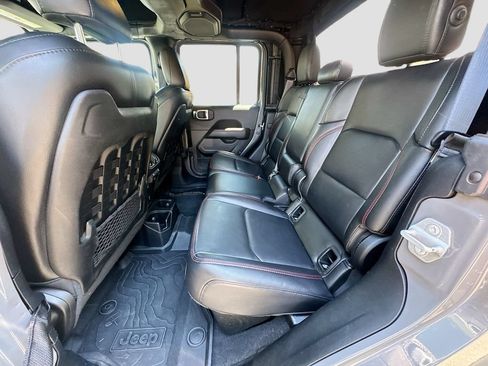 Used 2021 Jeep Gladiator Rubicon AWD/4WD image 19