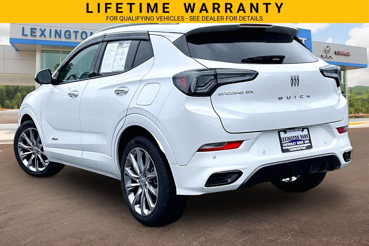 Used 2025 Buick Encore GX Avenir w/ Avenir Technology Package FWD image 2