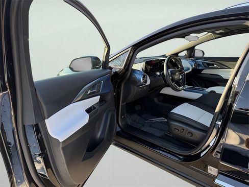 Used 2025 Chevrolet Equinox EV LT image 21