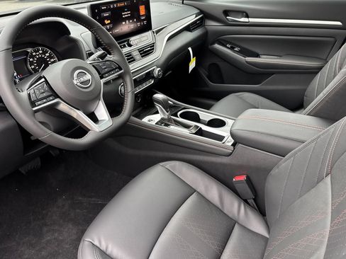 New 2025 Nissan Altima 2.5 SR w/ SR Premium Package image 7