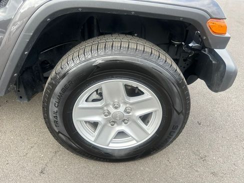 Used 2022 Jeep Gladiator Sport AWD/4WD image 24