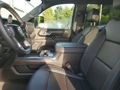Used 2025 Chevrolet Silverado 2500 LTZ w/ LTZ Convenience Package AWD/4WD image 20